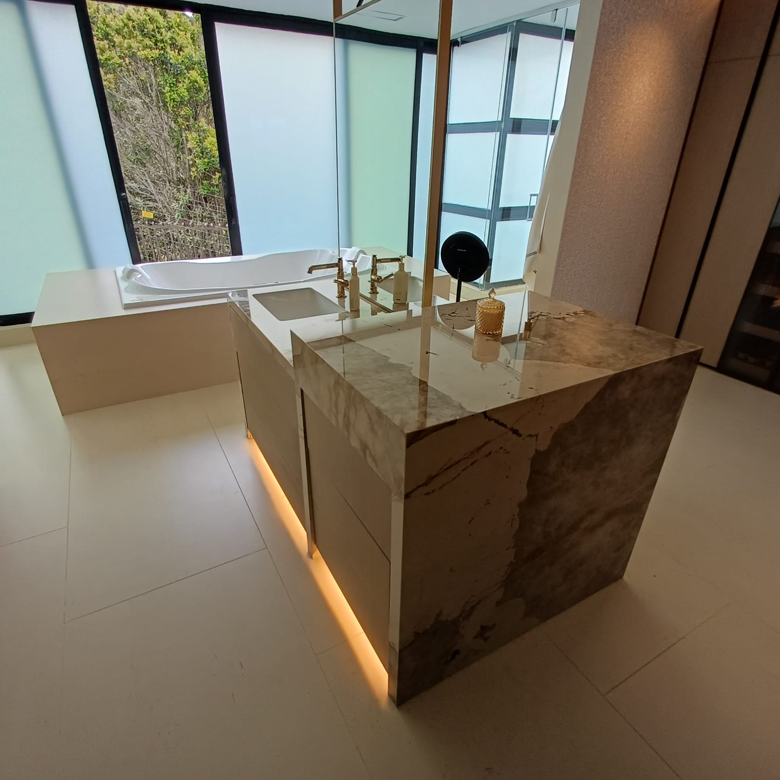 Baño completo en mármol